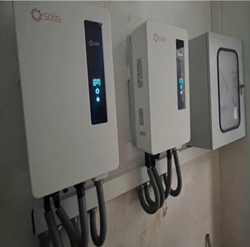 Wall-mounted grid-tie string inverter with monitoring display