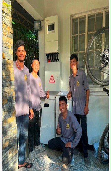 Hybrid solar and battery installation at a private residence in Liloan